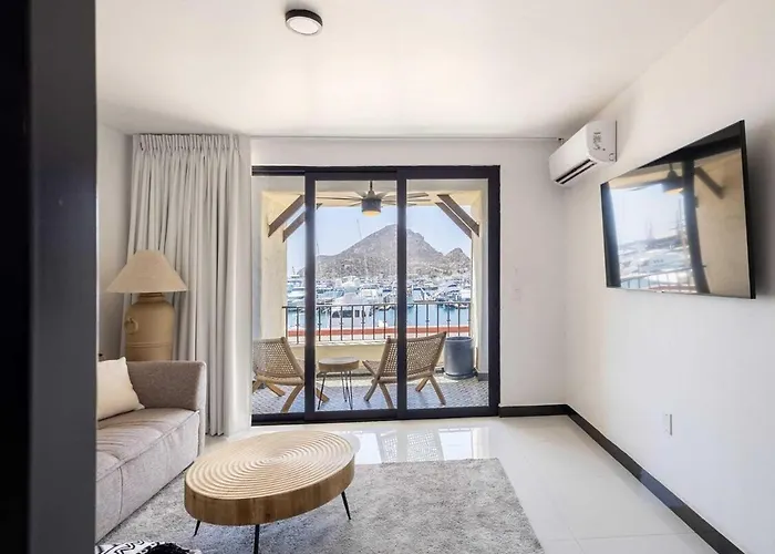 Cozy And 2 Beds 1 Bath Cabo Marina Apartment